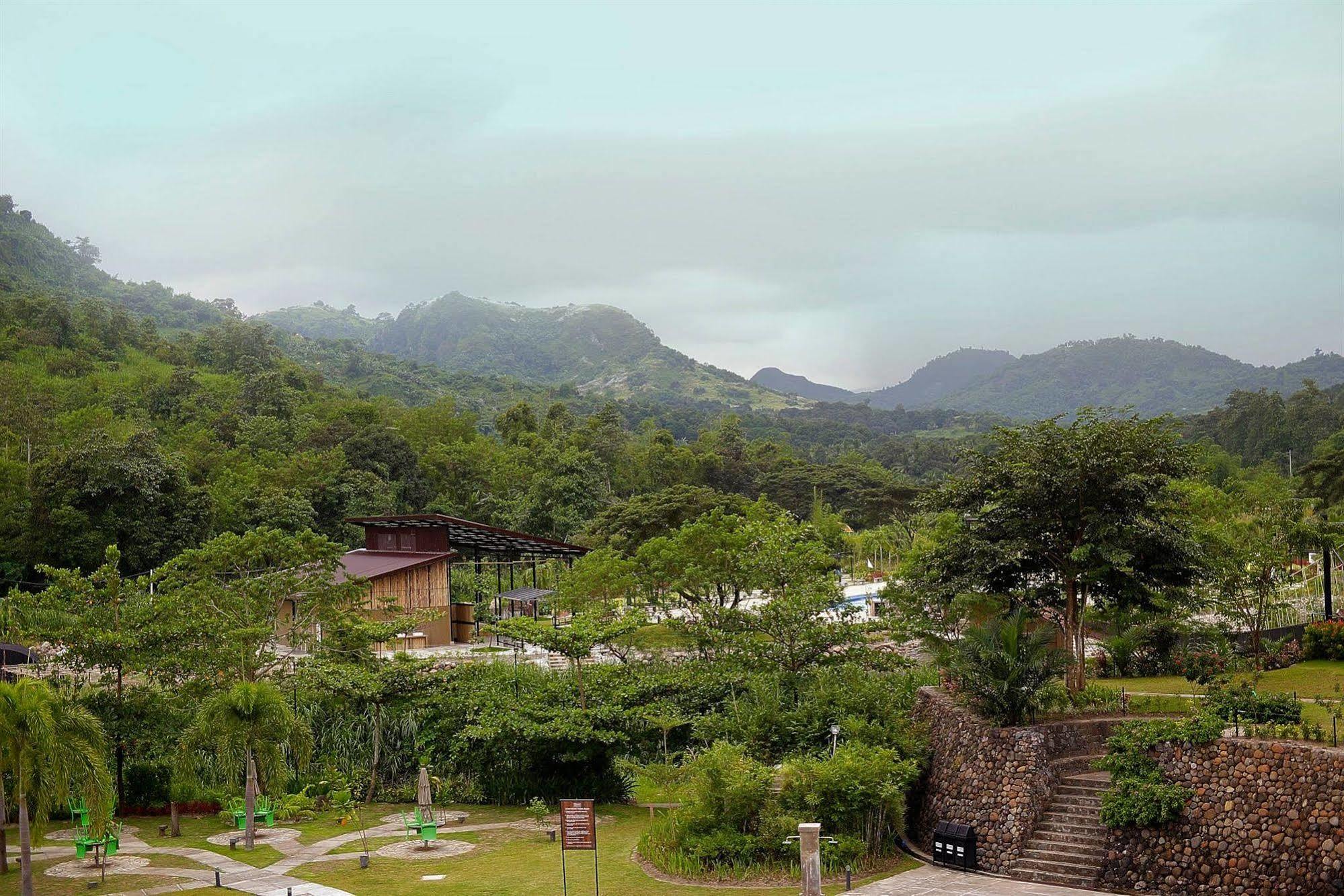 Green Canyon Leisure Farms Clark Field Dış mekan fotoğraf