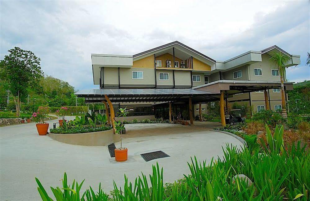 Green Canyon Leisure Farms Clark Field Dış mekan fotoğraf